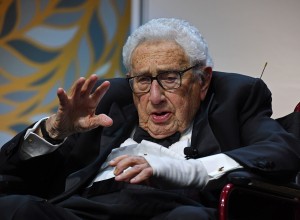 Umrl je nekoč vplivni ameriški diplomat Henry Kissinger