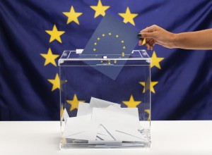 Zanimanje Evropejcev za evropske volitve se krepi; porast tudi v Sloveniji