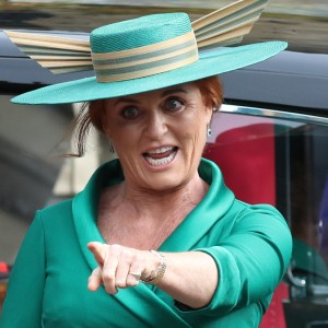 Sarah Ferguson je menda primorana iskati nove poslovne priložnosti