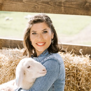 Kaj kmalu prihaja resničnostni šov Kmetija s simpatično voditeljico Natalijo Bratkovič, ki obljublja