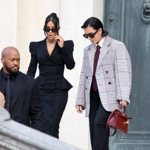 Kim Kardashian - Kim Kardashian je na sodišče pospremila mama Kris Jenner 