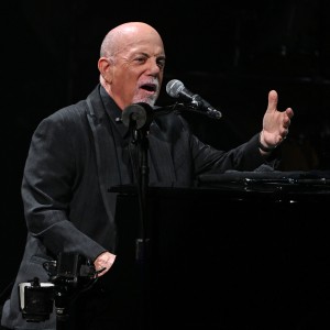 Billy Joel - Billy Joel je zaradi zdravstvenih težav za nekaj časa odpovedal vse koncerte