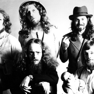 Jethro Tull, več kot pol stoletja trajajoča zgodba simbioze več zvrsti glasbe, idej in izumuteljstva