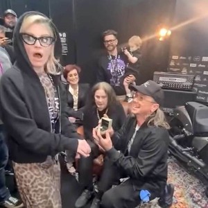 Kelly Osbourne - Ozzy ni bil navdušen nad hčerino zaroko s članom skupine Slipknot