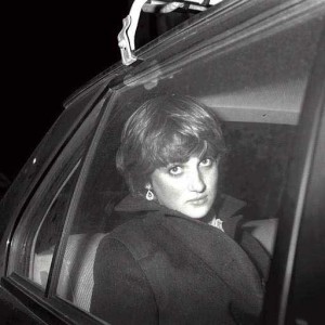 Diana, princesa ljudskih src, ki je s svojo toplino in neposrednostjo za vedno zaznamovala britansko monarhijo