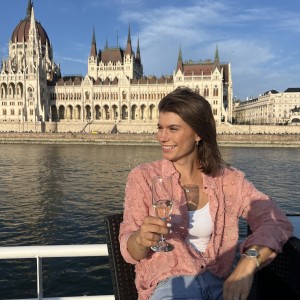 Nika je uživala na poletnem dopustu, čaka pa jo še jesenski