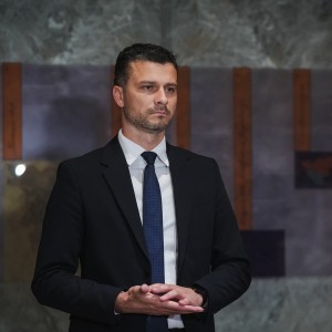 Gre Jani Prednik za tri leta v zapor ali se vrača v poslansko klop