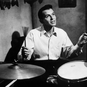 Mož z zlato roko, Frank Sinatra - !!!Nekdanji odvisnik od drog Frankie Machine, ki ga igra Frank Sin