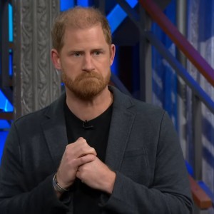 Princ Harry - Princ Harry se je pošalil, da je življenje v kraljevi družini še bolj dramatično kot s