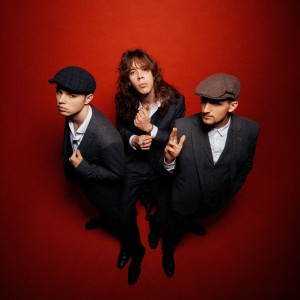 Trio, ki dokazuje, da so za močan rock’n’roll včasih dovolj le kitara, bas in bobni