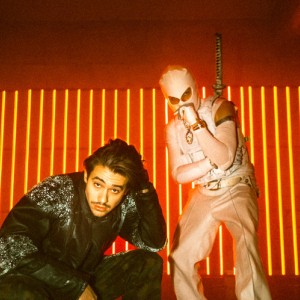 Devito in Bojan skupaj v studijskem trenutku, ki je prerastel v