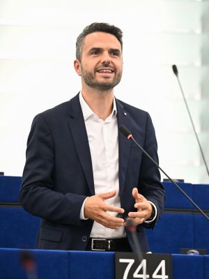 20250908_EP-189904C_LD1_EG_074-MEDIUM