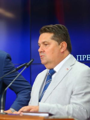 Dodik-Stevandic-1-r2sabzfyf4numusaq9nwy9zcd1c4irao3do6zdgfgg