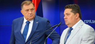 Dodik-Stevandic-1-r2sabzfyf4numusaq9nwy9zcd1c4irao3do6zdgfgg