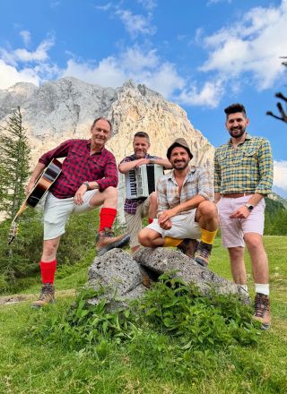 Uspešnica Čukov GREVA GOR V HRIBE je dobila novo preobleko.