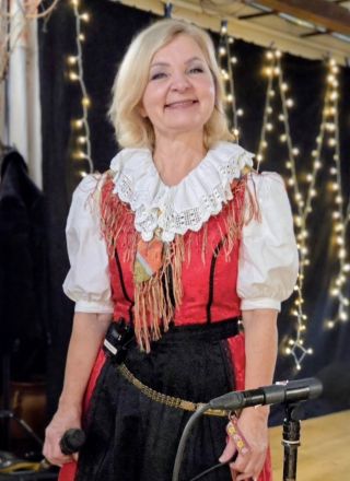 Vera Šolinc je postala stalna članica Ansambla Zupan