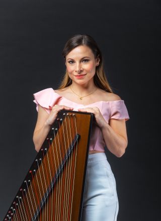 Ko citre spregovorijo: Janja Brlec z novim singlom “Vse, kar vredno je” odp