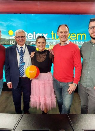 Mega zabava na Lošinju: Čuki, Reksi in havajski ritmi vabijo družine