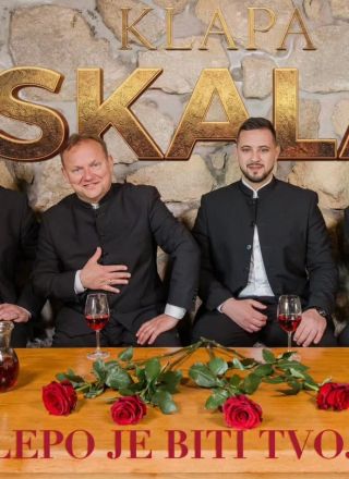 Klapa Skala predstavlja novo pesem Lepo je biti tvoj sin