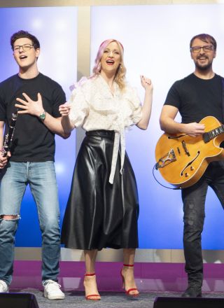 S.O.S. kvintet z novo skladbo, ki prinaša nekaj drugačnega