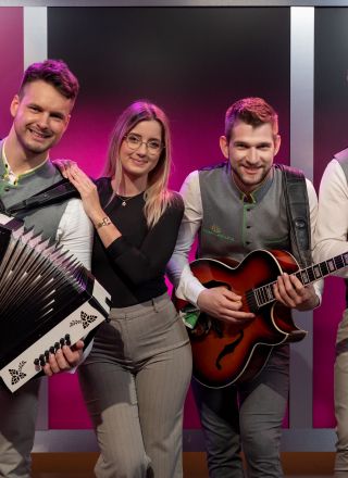 Hmelbojsi s priredbo polke »Že dolga leta«