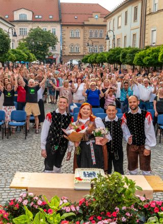 Vihar praznoval 20 let glasbe, prijateljstva in hvaležnosti
