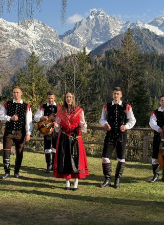 Ansambel Tomaža Rota predstavlja novi valček Reci, da rad me imaš