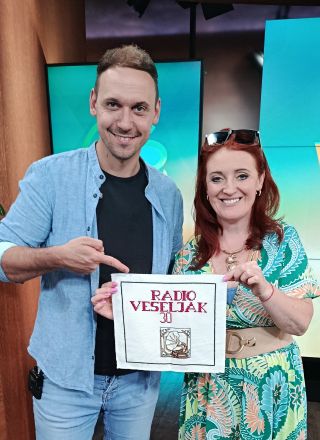 Ganljivo darilo poslušalke: "Radio Veseljak mi prinaša veselje v življenje"