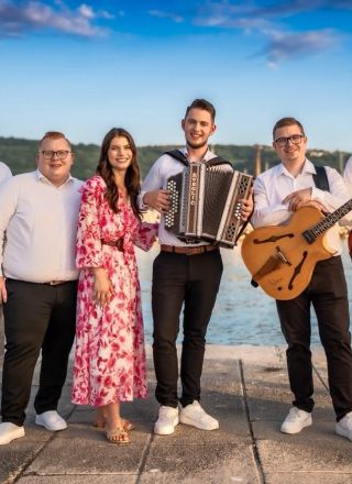 Ansambel PIK in Nika Svetlin predstavljajo novo glasbeno Zgodbo z morja