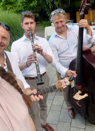 Kaj se zgodi, ko združite frajtonarico in jelenji ruk? To morate slišati!