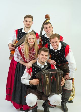 Ansambel WOW na Ptuj s skladbo, ki je doživela nepričakovan preobrat