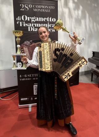 Šentjurčanka osvojila svetovni vrh na diatonični harmoniki