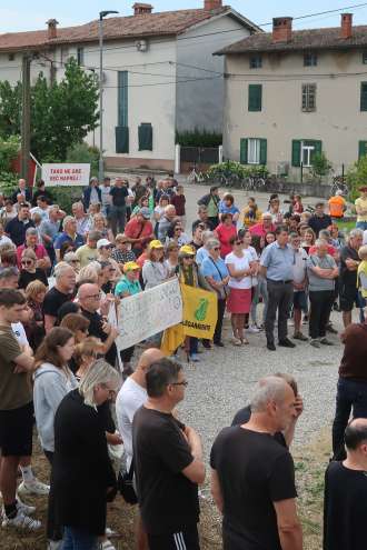 V Vrtojbi protest proti asfaltni bazi na obrobju vasi
