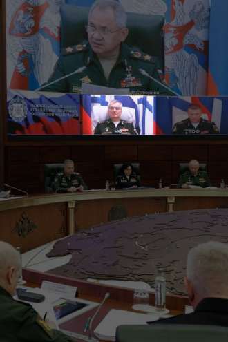 Foto: Mrtev ruski admiral se je pojavil na sestanku ministrstva