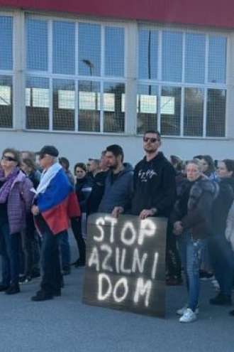 Občina Središče ob Dravi bo danes sprožila upravni spor glede azilnega doma