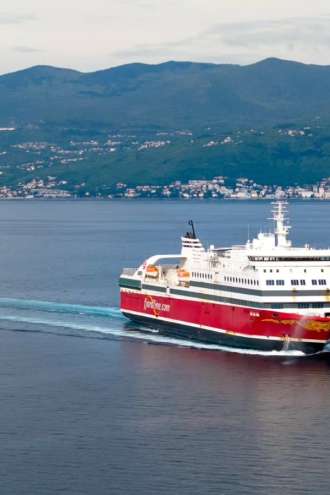 Foto: Na Hrvaško priplula največja ladja v zgodovini Jadrolinije