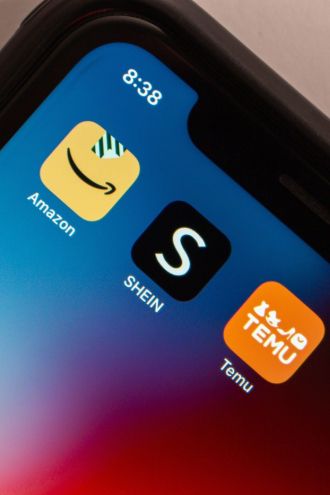 Nepremočljive jakne kupljene na spletu bistveno bolj obremenjene s kemikalijami