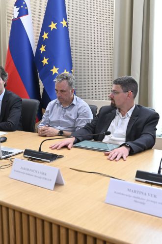 Nadomestilo za brezposelnost je bilo "nedostojno nizko", zdaj se zvišuje