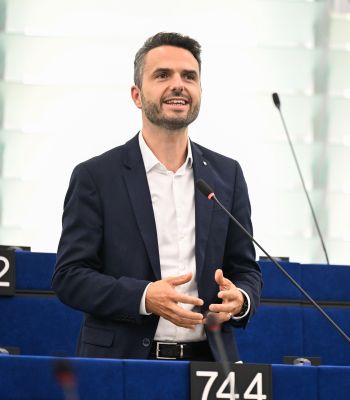 20250908_EP-189904C_LD1_EG_074-MEDIUM