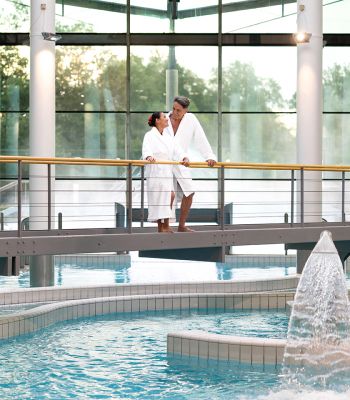 ZR_waterpark_indoor_senior_couple_07_TheOther_2025_lowres