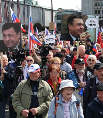 protest dz korupcija sds