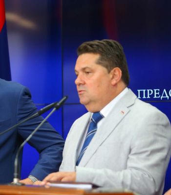 Dodik-Stevandic-1-r2sabzfyf4numusaq9nwy9zcd1c4irao3do6zdgfgg