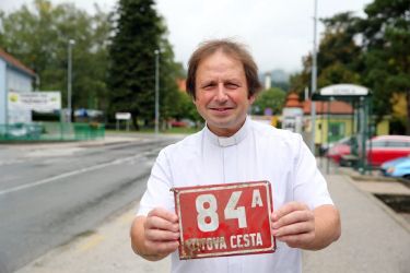 Pretopiti bron v zvon, namesto Tita pa zavetnica rudarjev sv. Barbara