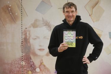 Orožje za nadzor uma: psihedelične substance so oblikovale politiko in družbo