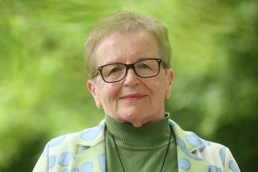 Alkoholiki vidijo bele miši, pri nas se pijanim oblasti »dogajajo fašisti«