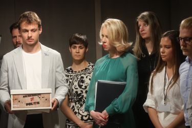 Obnaša se kot zvezdnica: politična prihodnost Urške Klakočar Zupančič