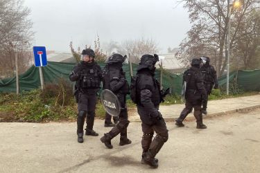 Streljanje v romskem naselju: ko se policija raje izogne trpljenju z racijo