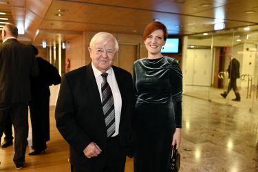 Iskanje zatočišč za kadre Levice v kulturi je grozljiva uradniška akcija