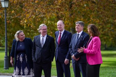 Generalštab Roberta Goloba: kdo so najtesnejši zaupniki predsednika vlade