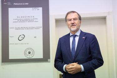 Lojze Peterle pari NSI in SLS: Stopimo skupaj, odločal bo vsak glas!